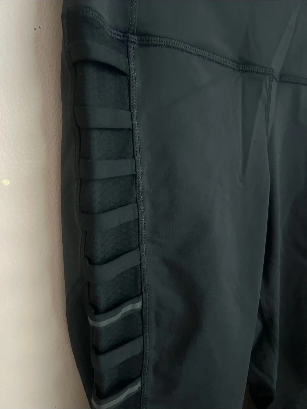 lululemon athletica Black Strappy Side Crop Capri Leggings